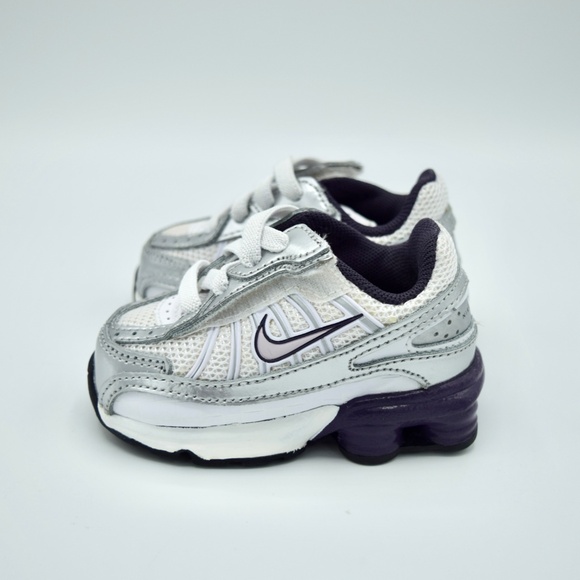 Nike Shox Infant Girl's Sneakers - Picture 2 of 6